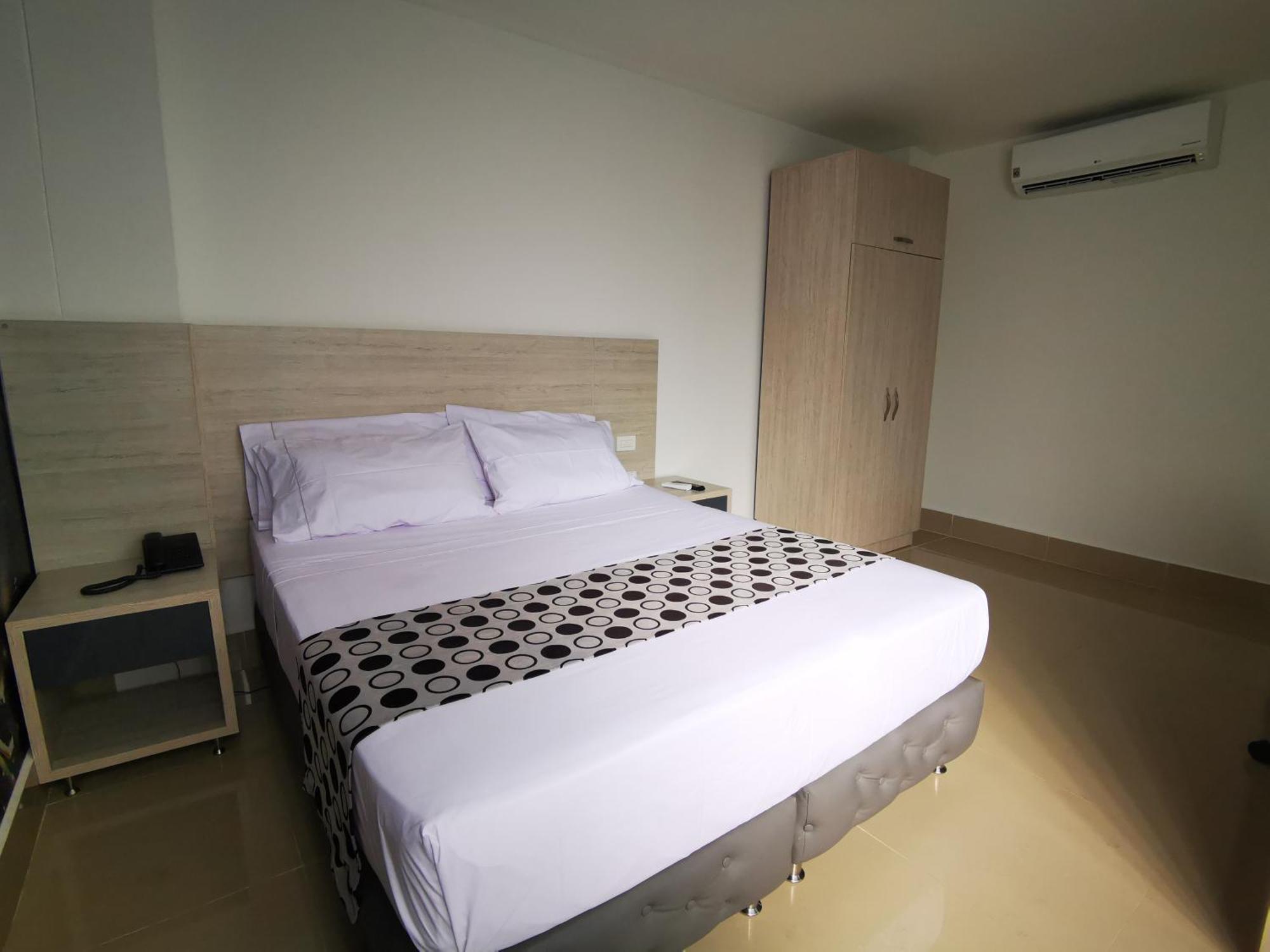 Hotel Lleras Express Медельїн Екстер'єр фото