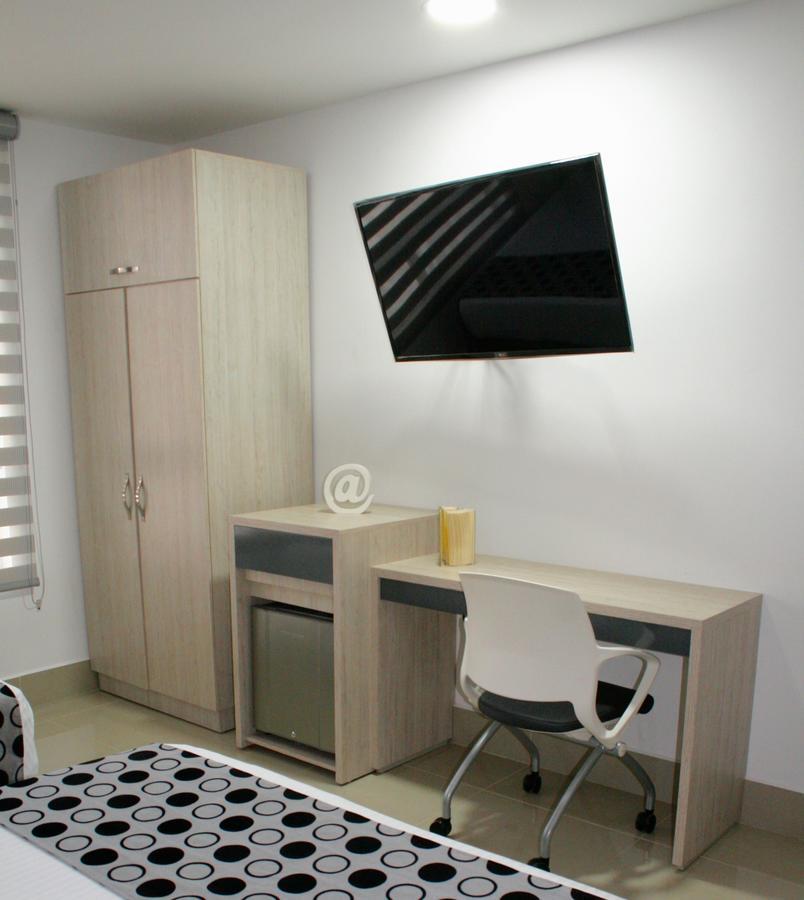 Hotel Lleras Express Медельїн Екстер'єр фото